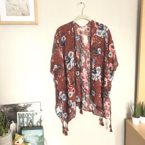Francesca’s Cinnamon Rust Floral Kimono Wrap